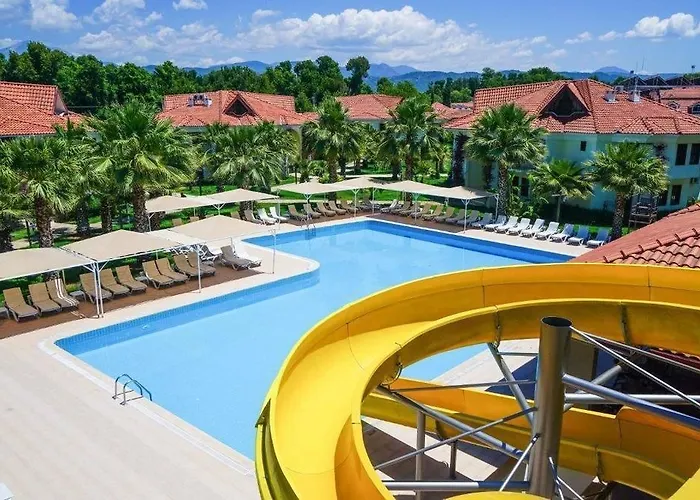Katranci Park מלון 3*