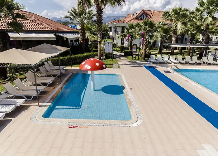 Katranci Park מלון 3*