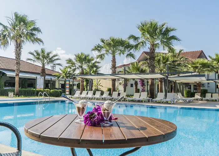 Katranci Park מלון 3*